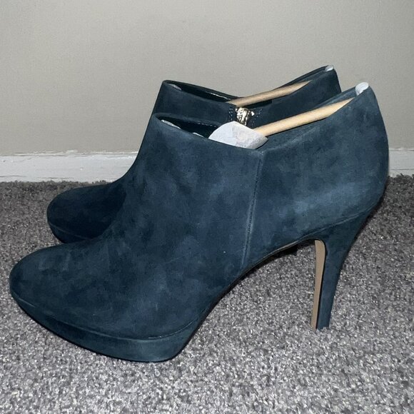 NWT Vince Camuto Evergreen Elvin Suede Ankle Booties Women's Size 8.5 - Picture 1 of 16